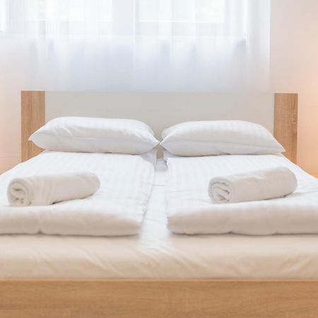 Parkowa Polana Myweek Apartment Polanica-Zdroj Bilik gambar
