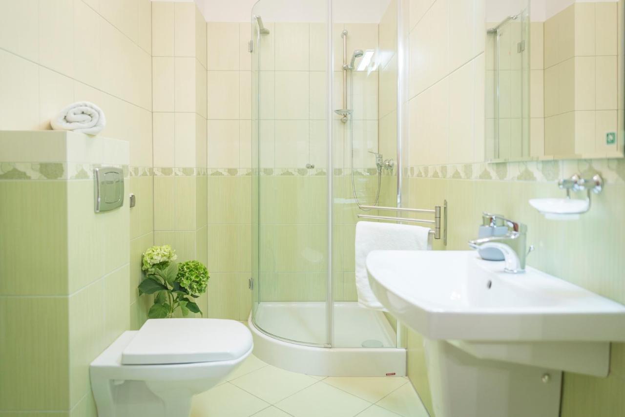 Parkowa Polana Myweek Apartment Polanica-Zdroj Bilik gambar