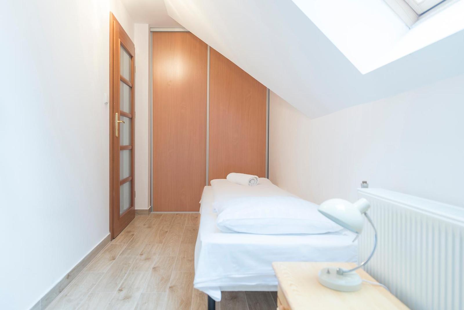 Parkowa Polana Myweek Apartment Polanica-Zdroj Bilik gambar