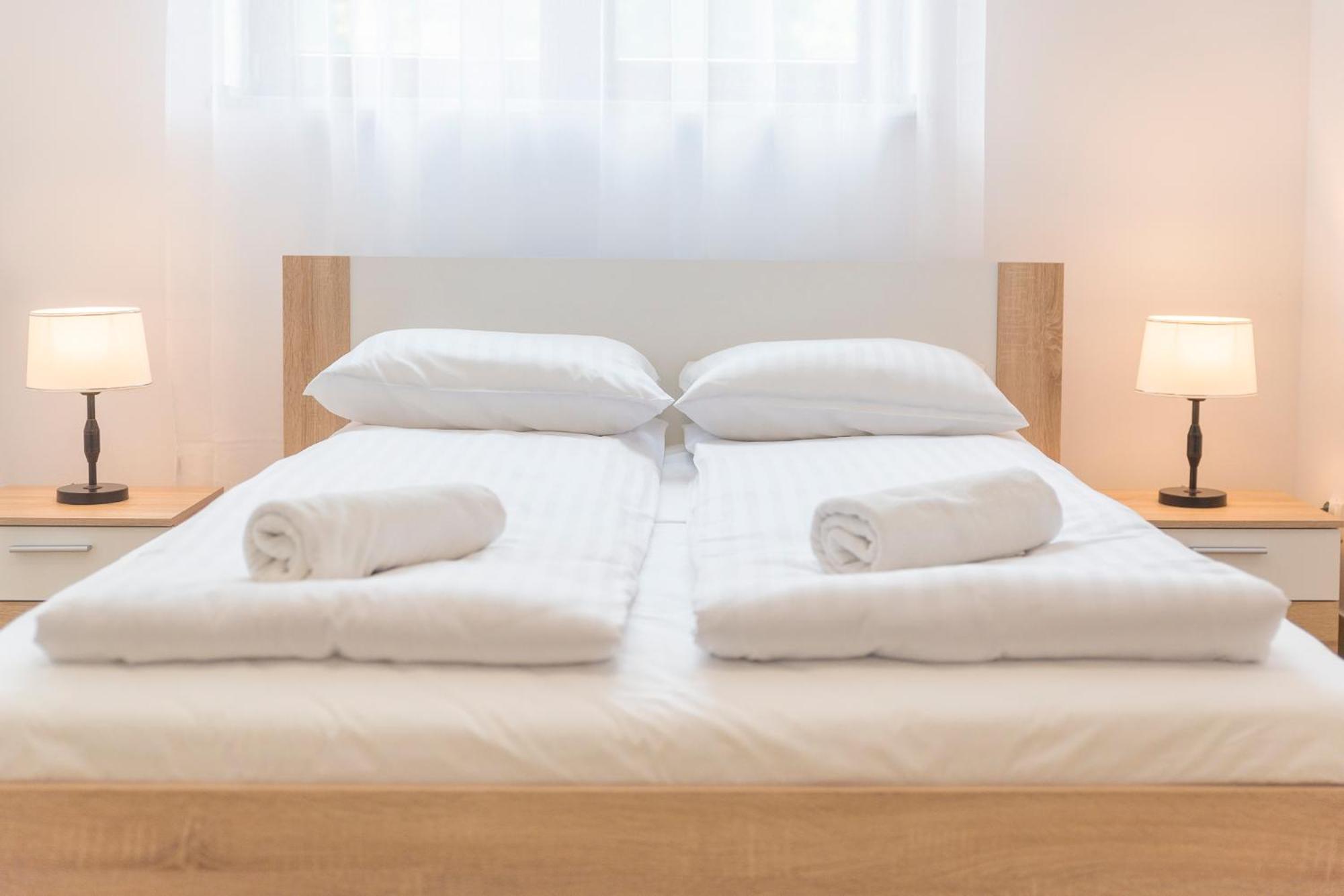 Parkowa Polana Myweek Apartment Polanica-Zdroj Bilik gambar