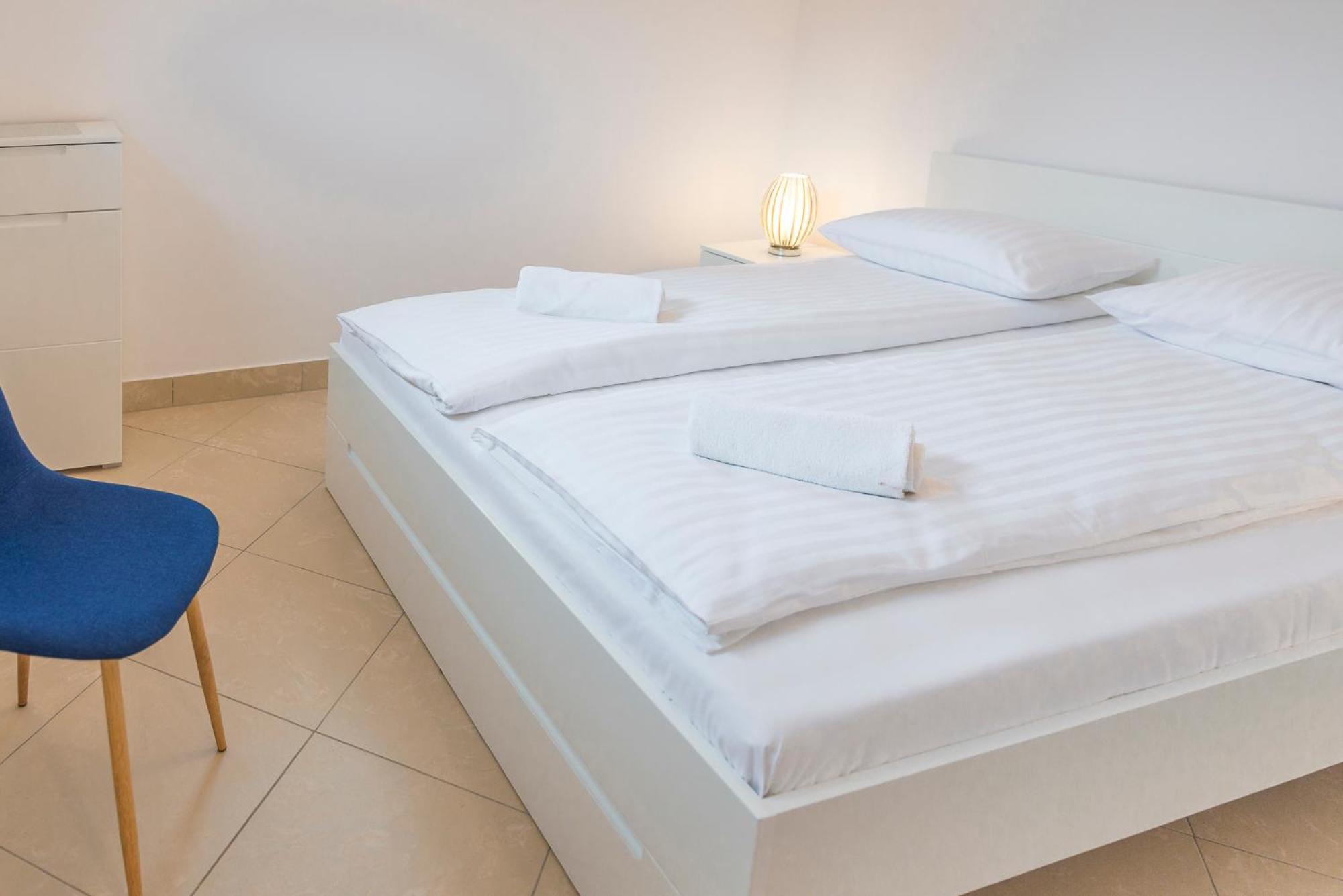 Parkowa Polana Myweek Apartment Polanica-Zdroj Bilik gambar
