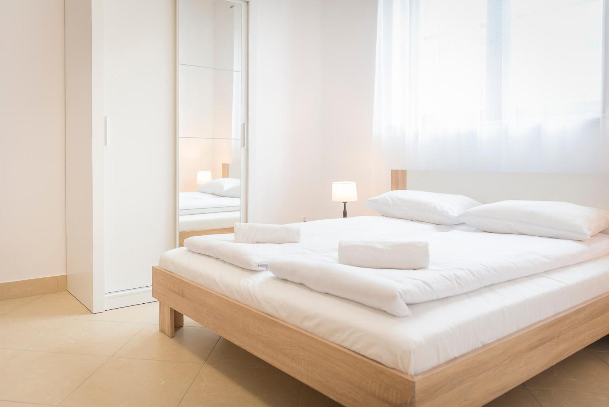 Parkowa Polana Myweek Apartment Polanica-Zdroj Bilik gambar