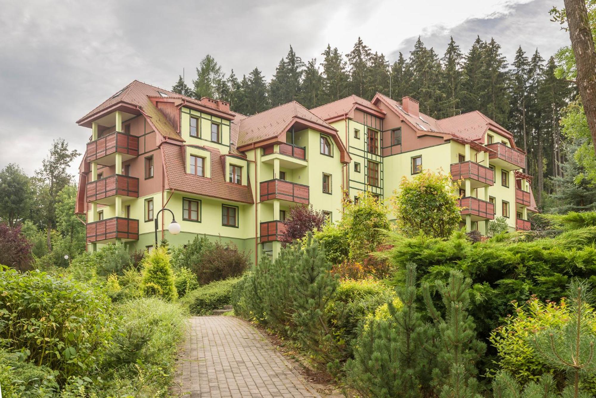 Parkowa Polana Myweek Apartment Polanica-Zdroj Bilik gambar